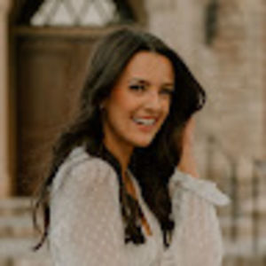 Meet your Posher, Caitlin